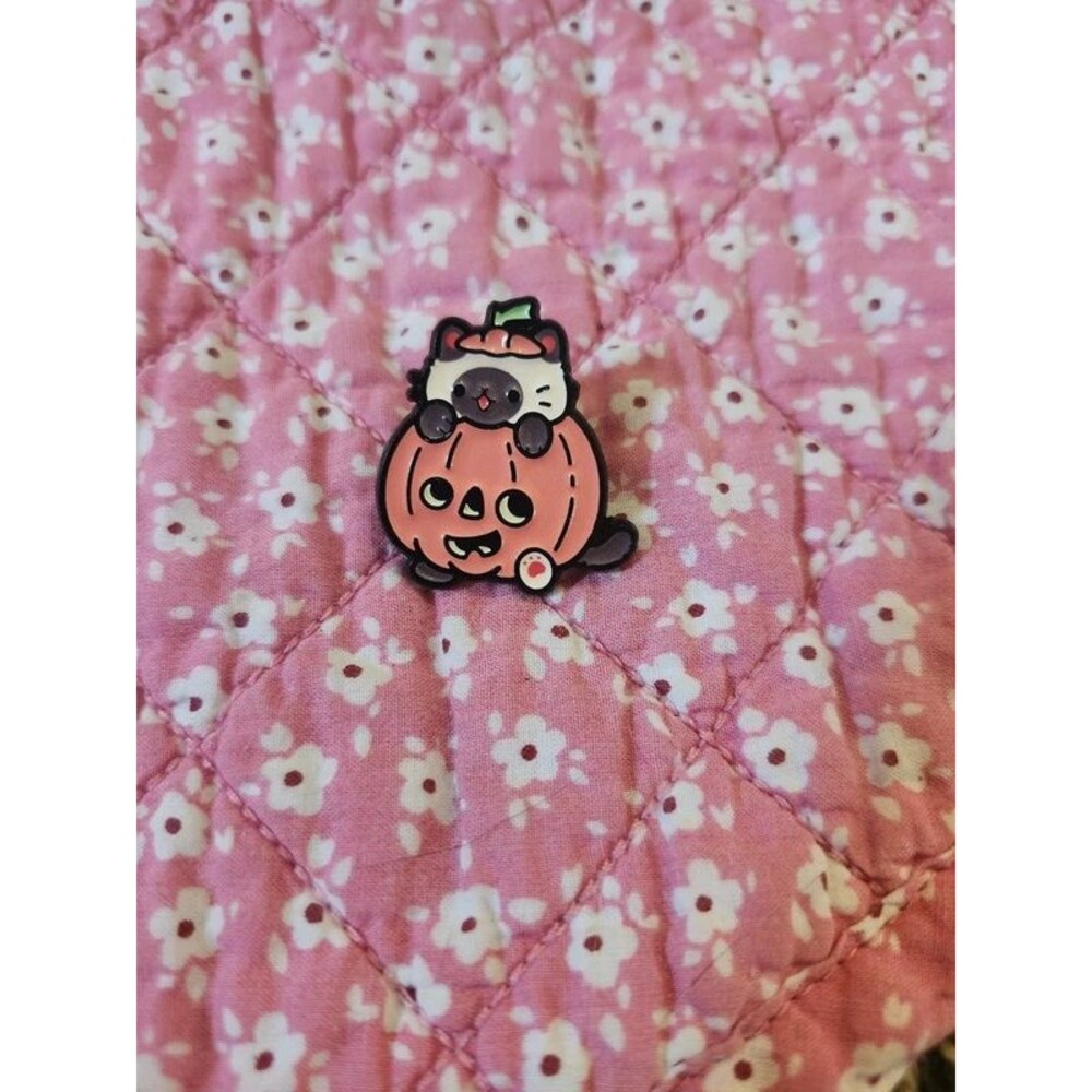 Cute enamel metal pin brooch